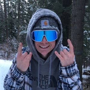 Meet your Posher, Cole